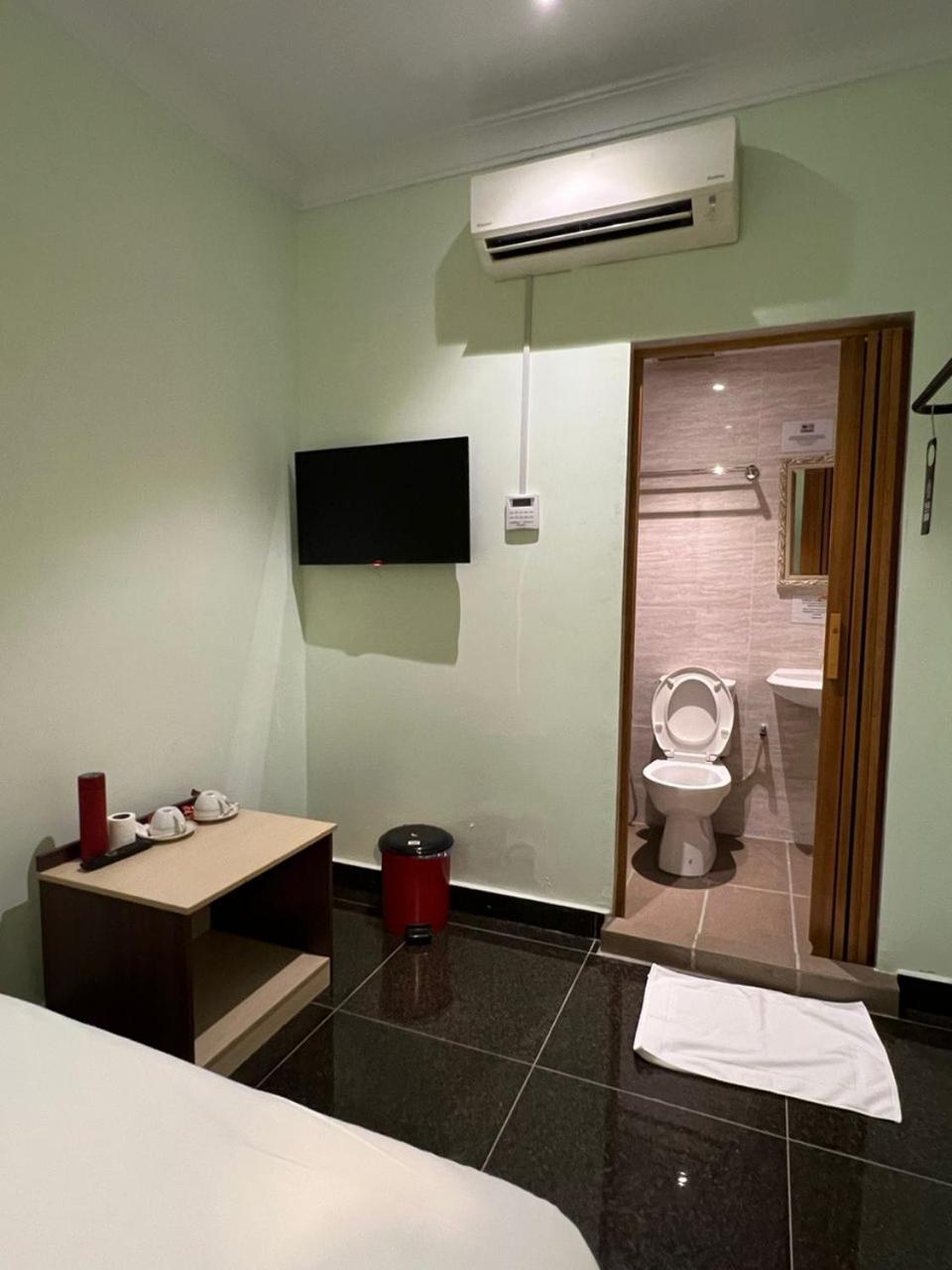 I Go Inn Bandar Saujana Putra Esterno foto
